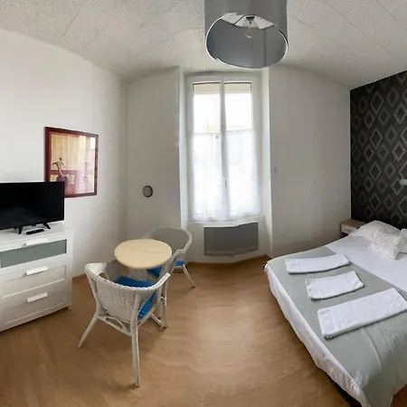 Ξενοδοχείο De Nantes 3*