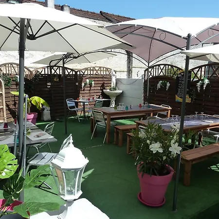 Otel De Nantes 3*