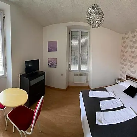 De Nantes Szálloda